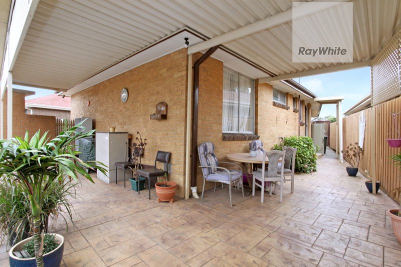 Photo - 19 Samara Grove, Gladstone Park VIC 3043 - Image 16