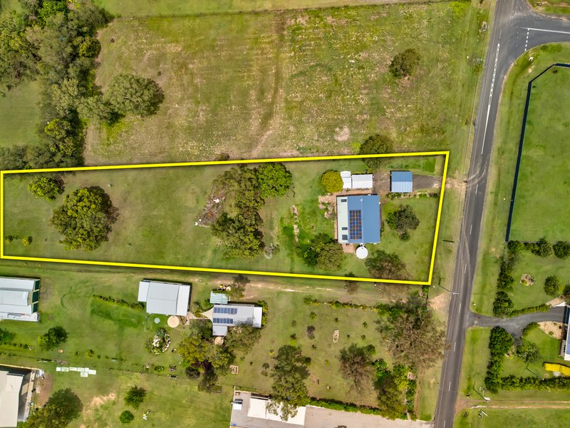 Photo - 19 Sandalwood Drive, Brightview QLD 4311 - Image 3