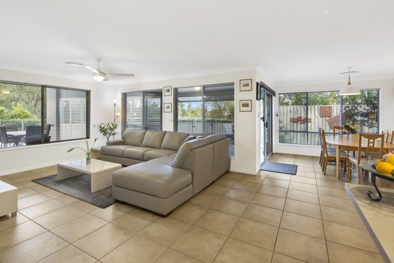 Photo - 19 Sandleigh Crescent, Sippy Downs QLD 4556 - Image 12