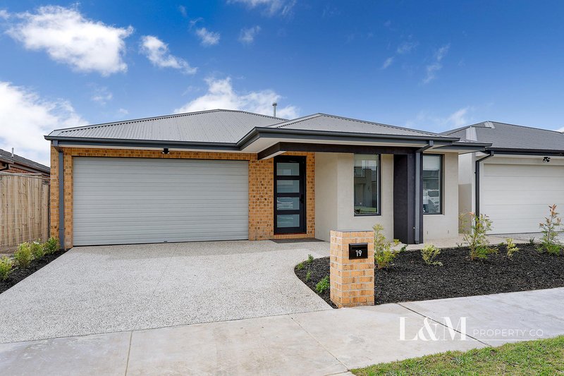 Photo - 19 Sandon Crescent, Donnybrook VIC 3064 - Image 2