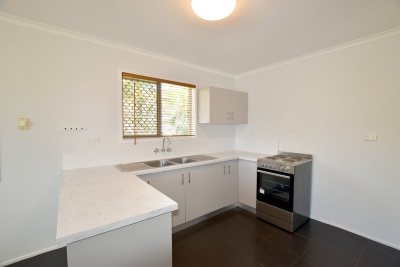 Photo - 19 Sandpiper Avenue, New Auckland QLD 4680 - Image 4