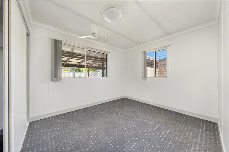 Photo - 19 Sapphire Avenue, Emerald QLD 4720 - Image 5