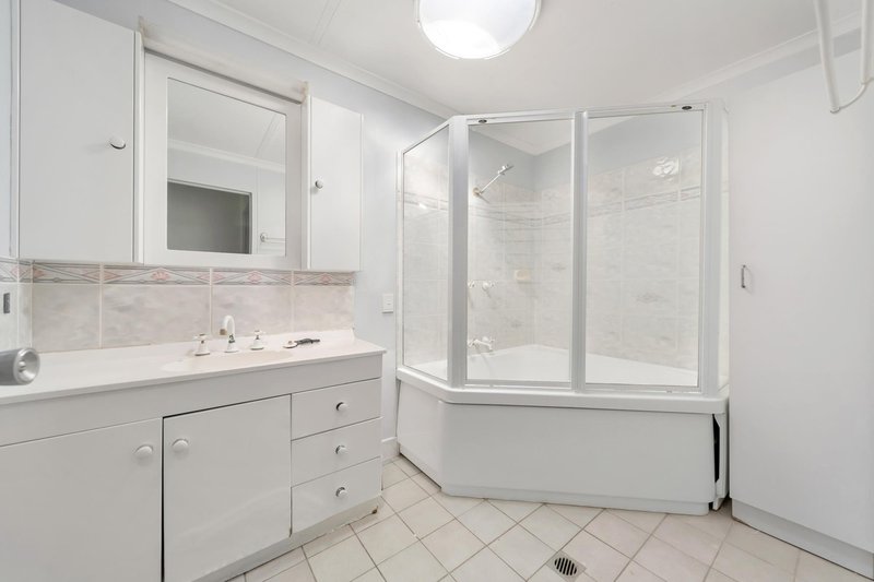 Photo - 19 Sapphire Avenue, Emerald QLD 4720 - Image 9