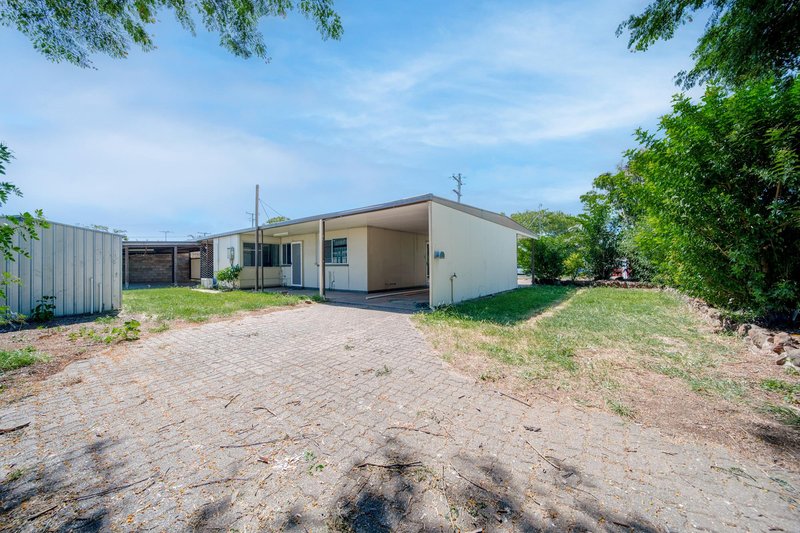 Photo - 19 Sapphire Avenue, Emerald QLD 4720 - Image 11