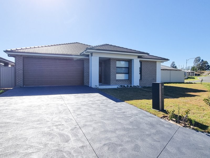 Photo - 19 Sava Street, Spring Farm NSW 2570 - Image 2