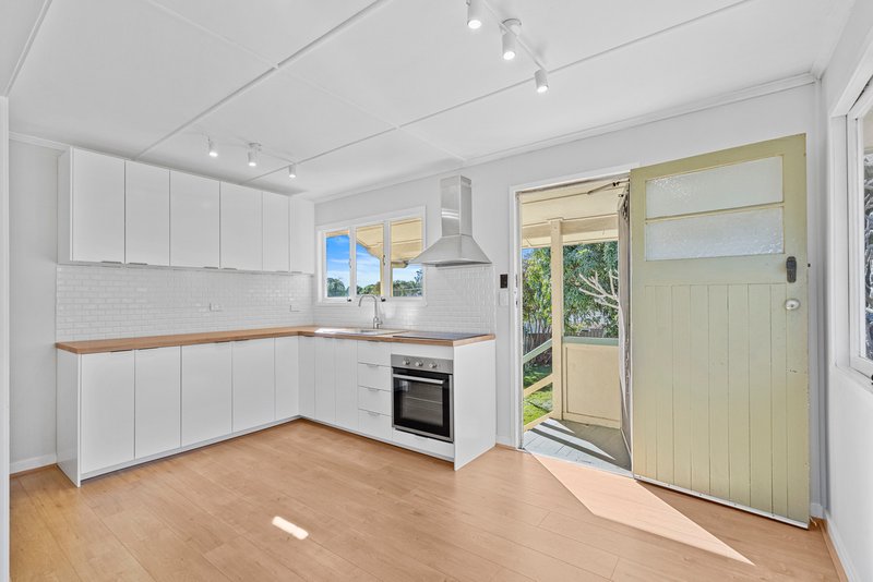 Photo - 19 Saxon Street, Acacia Ridge QLD 4110 - Image 5