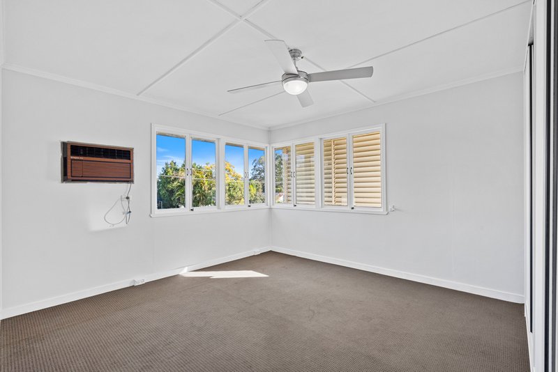 Photo - 19 Saxon Street, Acacia Ridge QLD 4110 - Image 9