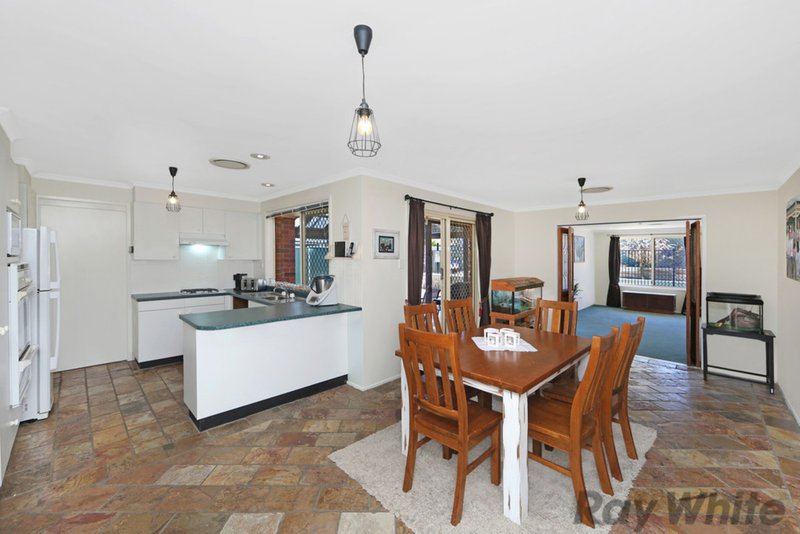 Photo - 19 Scenic Circle, Budgewoi NSW 2262 - Image 3