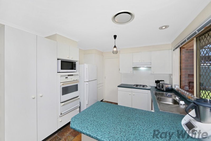 Photo - 19 Scenic Circle, Budgewoi NSW 2262 - Image 6