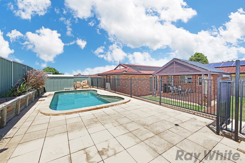 Photo - 19 Scenic Circle, Budgewoi NSW 2262 - Image 12