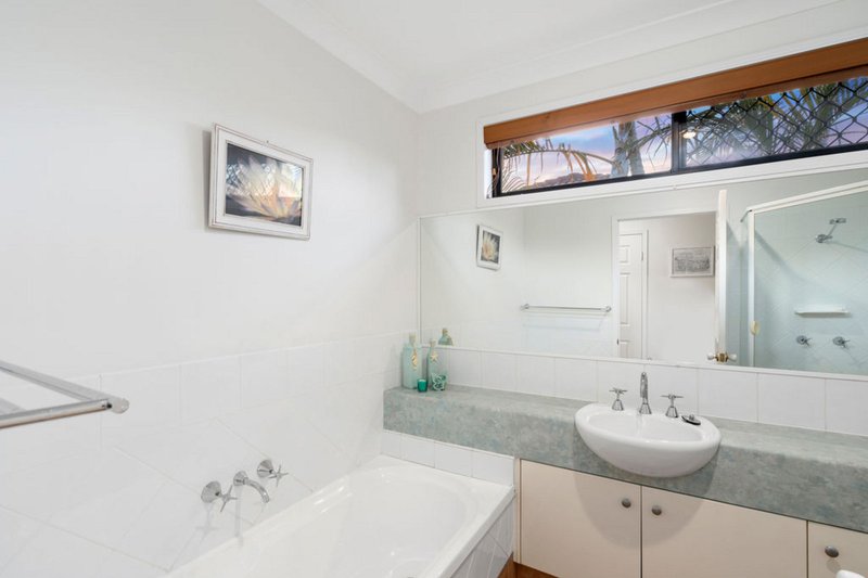 Photo - 19 Sea Eagle Drive, Burleigh Waters QLD 4220 - Image 15