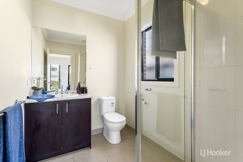 Photo - 19 Seacoast Street, Point Cook VIC 3030 - Image 7