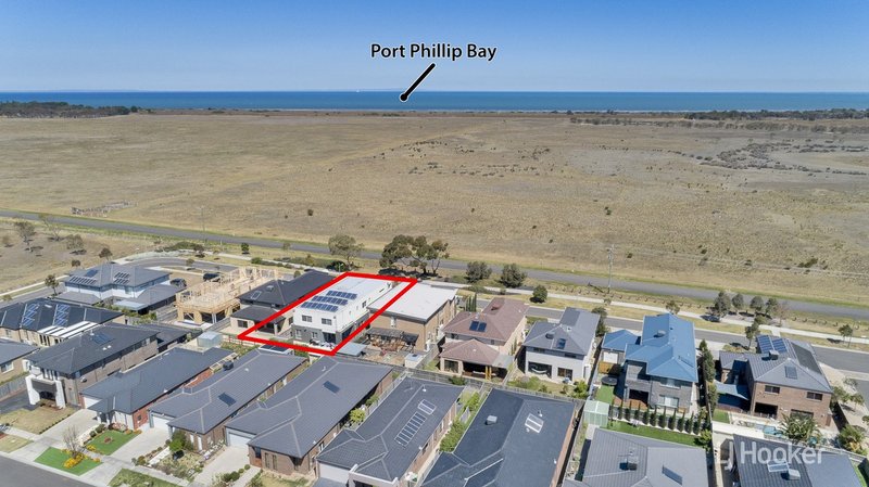 Photo - 19 Seagull Grove, Point Cook VIC 3030 - Image 12