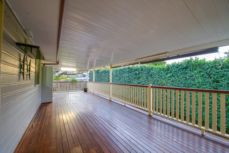 Photo - 19 Sealy Street, Silkstone QLD 4304 - Image 11