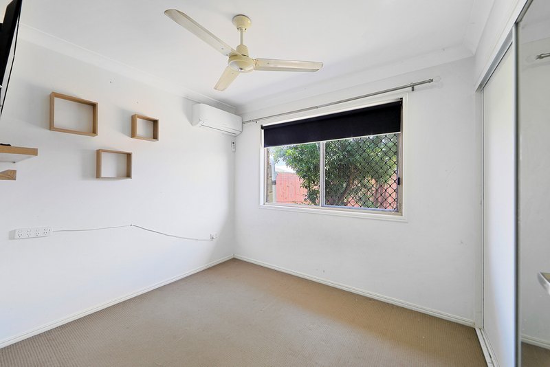 Photo - 19 Searle Street, Thabeban QLD 4670 - Image 17