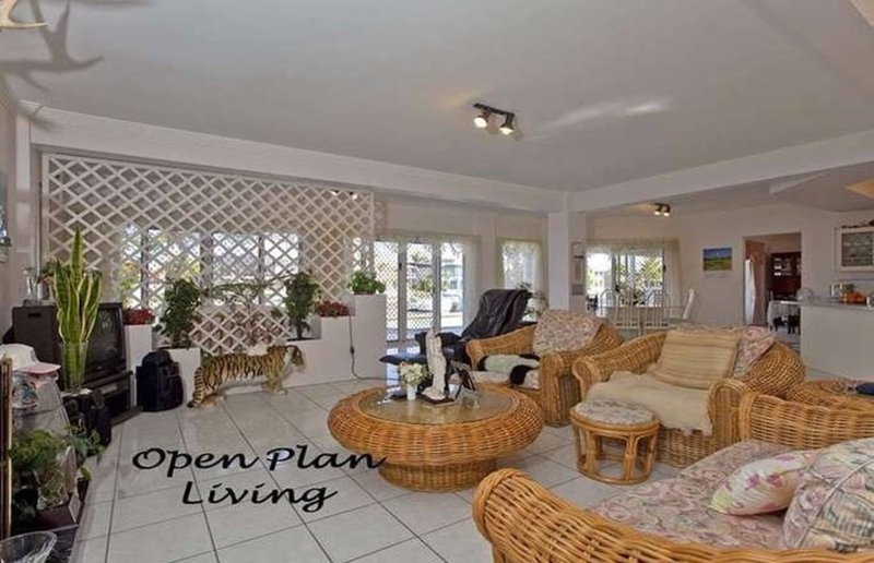 Photo - 19 Sentinel Court, Raby Bay QLD 4163 - Image 8