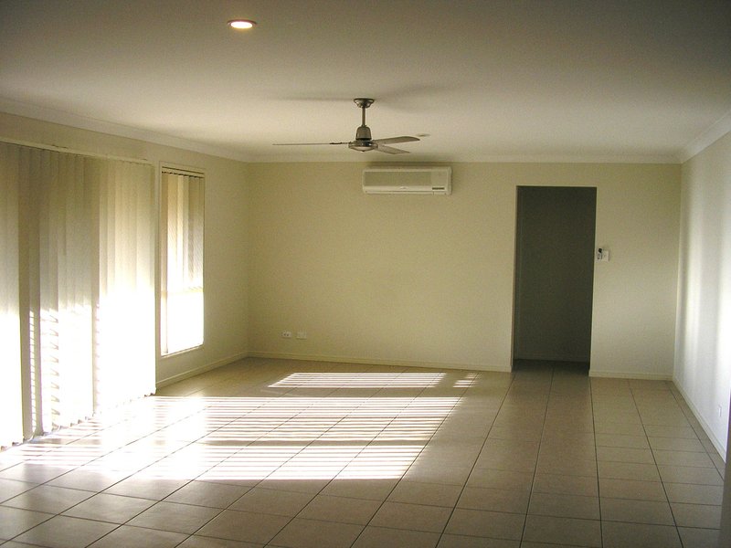 Photo - 19 Shawnee Street, Pimpama QLD 4209 - Image 3