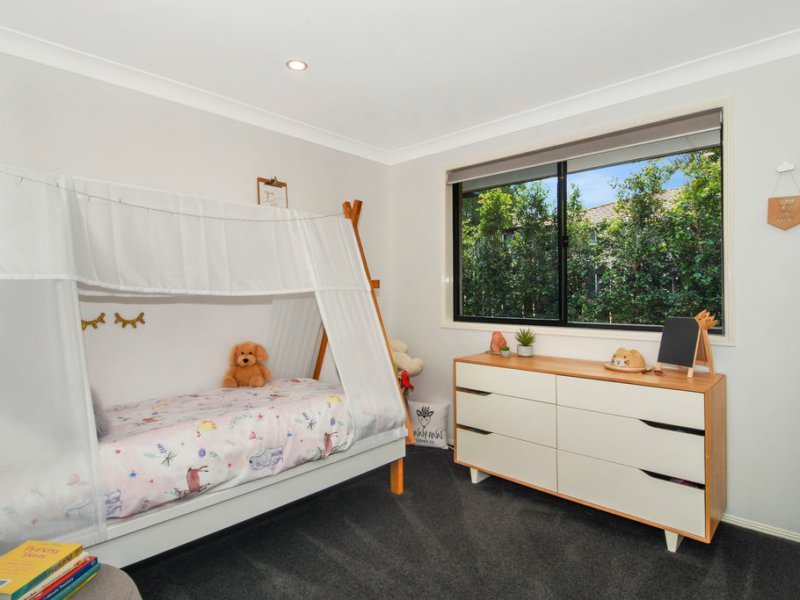 Photo - 19 Shepton Crescent, Mudgeeraba QLD 4213 - Image 11