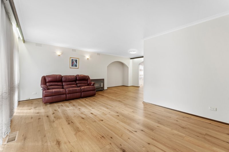 Photo - 19 Sherwood Crescent, Dandenong North VIC 3175 - Image 3