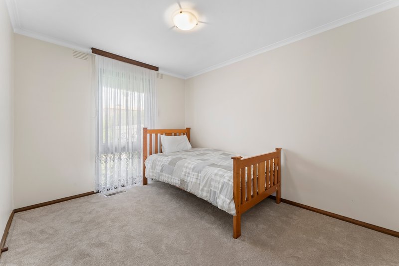 Photo - 19 Sherwood Crescent, Dandenong North VIC 3175 - Image 8