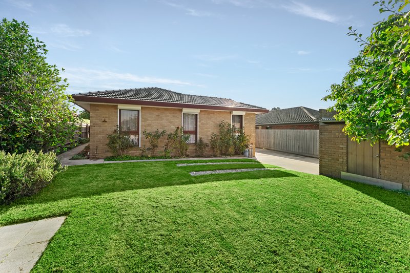 Photo - 19 Sherwood Crescent, Dandenong North VIC 3175 - Image 10