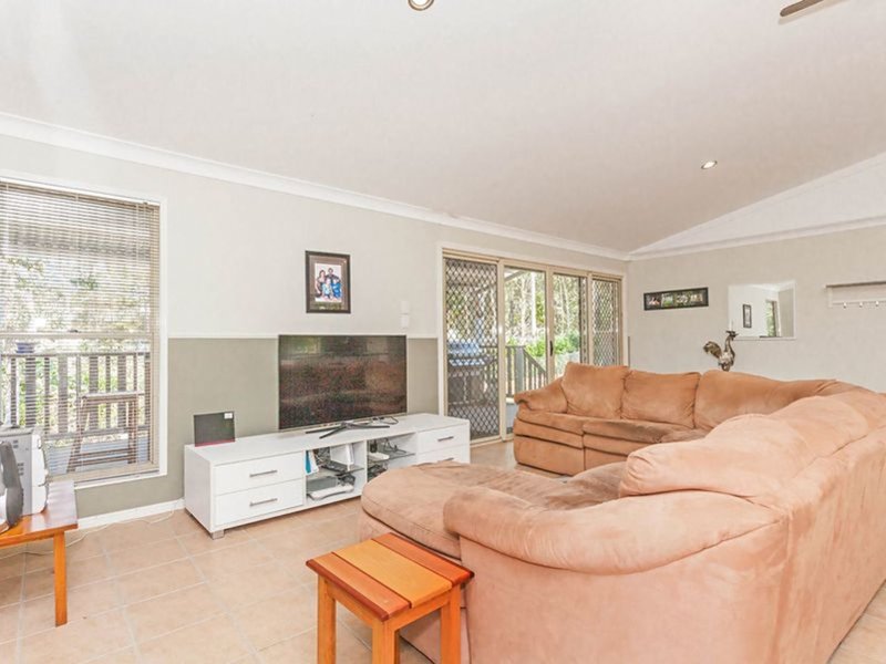 Photo - 19 Short Street, Boronia Heights QLD 4124 - Image 4