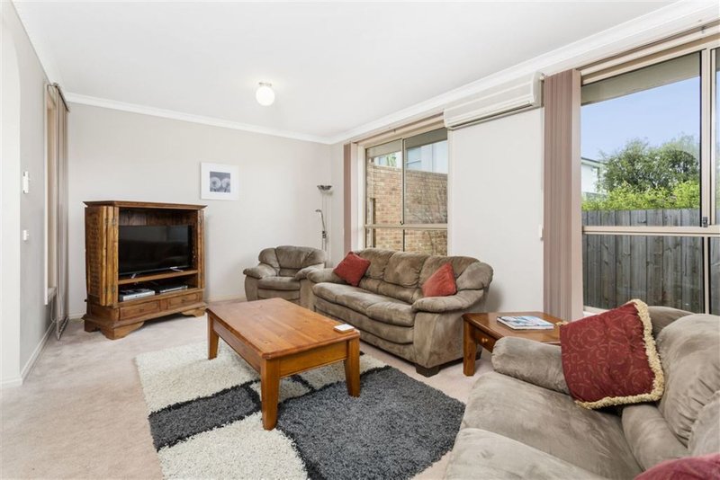 Photo - 1/9 Short Street, Glen Waverley VIC 3150 - Image 5