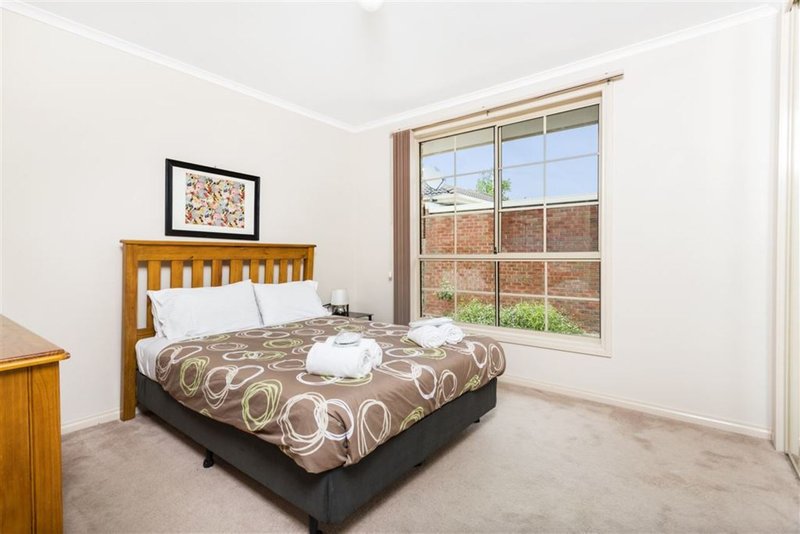 Photo - 1/9 Short Street, Glen Waverley VIC 3150 - Image 8