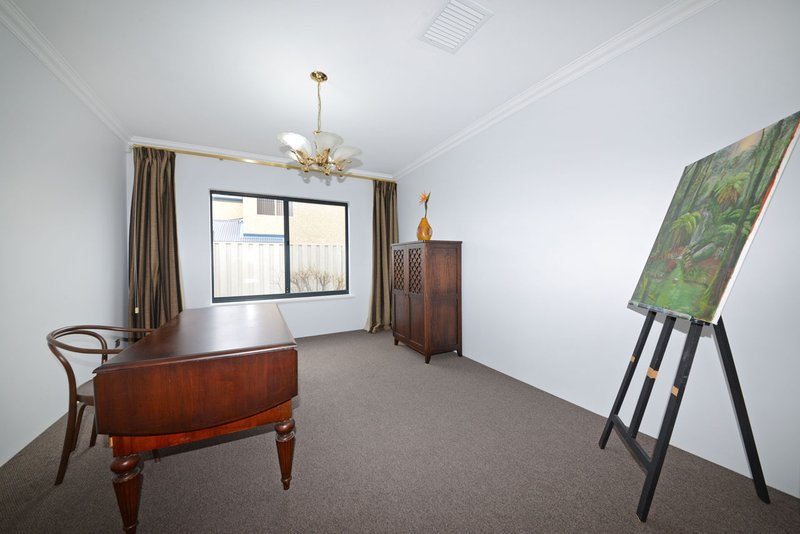 Photo - 19 Sierra Key, Mindarie WA 6030 - Image 3