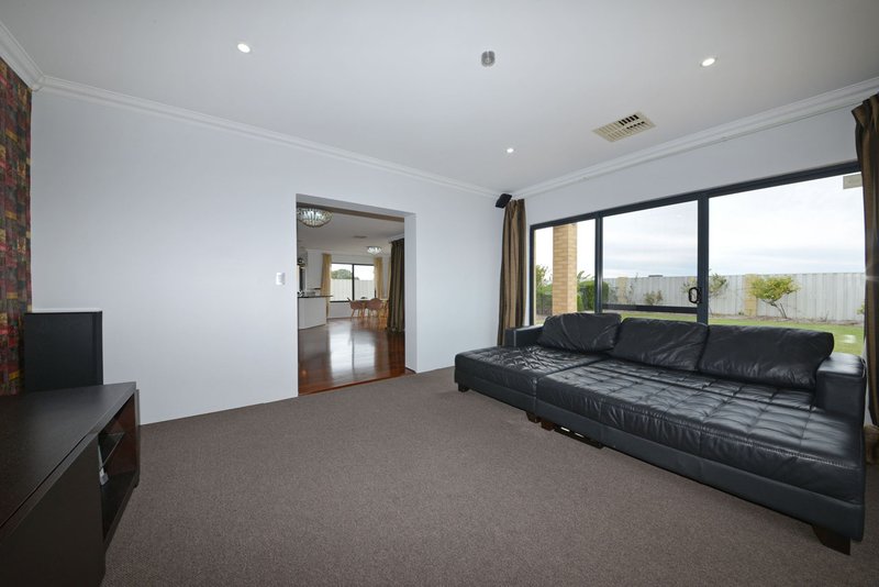 Photo - 19 Sierra Key, Mindarie WA 6030 - Image 14