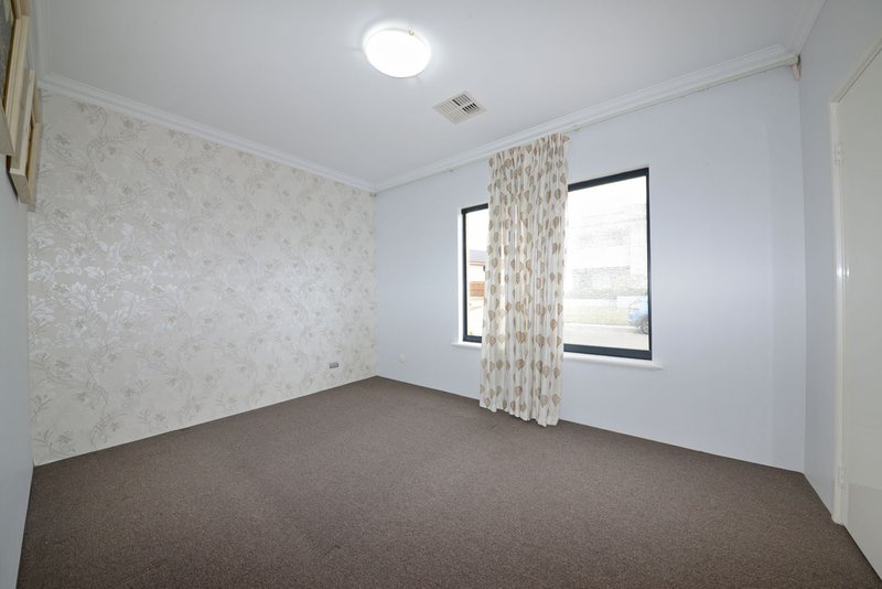 Photo - 19 Sierra Key, Mindarie WA 6030 - Image 19