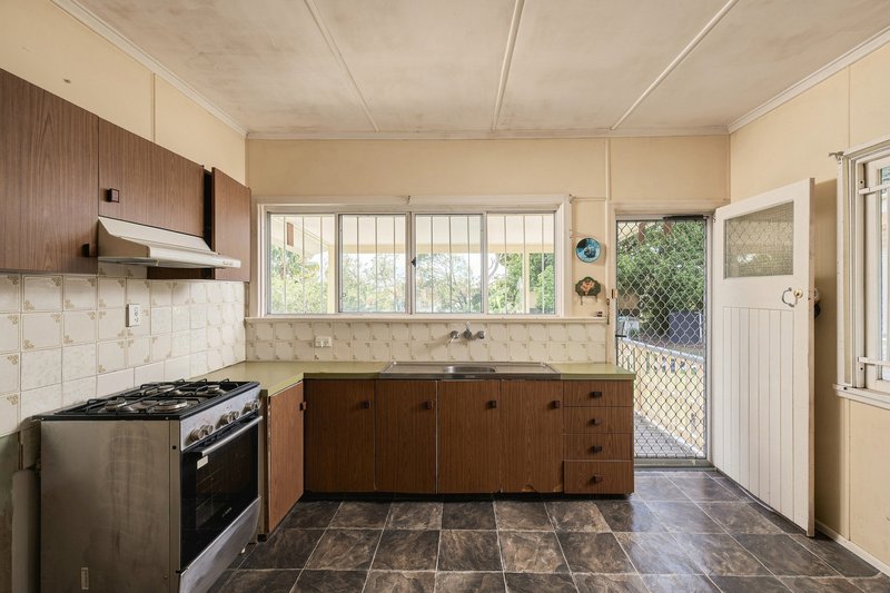 Photo - 19 Simla Avenue, Geebung QLD 4034 - Image 4