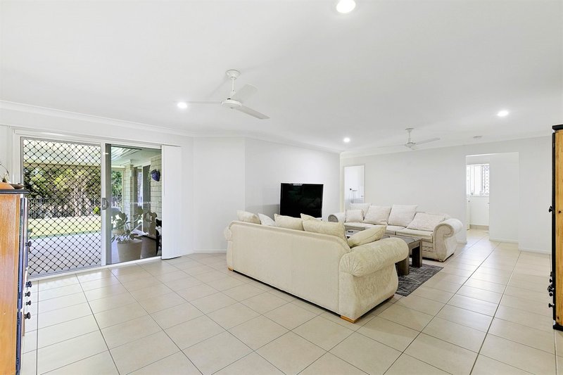 Photo - 19 Sirenia Drive, Burrum Heads QLD 4659 - Image 3