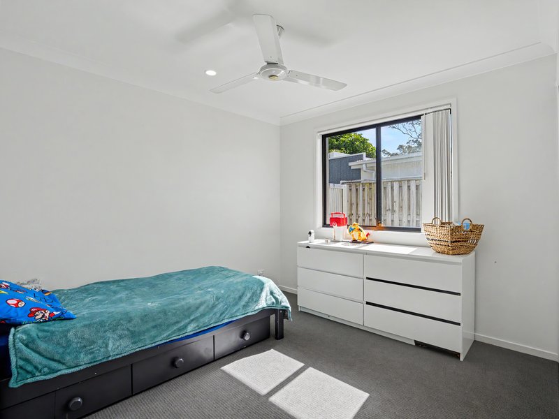 Photo - 19 Sky Crescent, Pimpama QLD 4209 - Image 9
