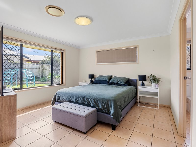 Photo - 19 Snipe Street, Redland Bay QLD 4165 - Image 6