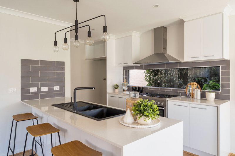 Photo - 19 Solar Way, Mickleham VIC 3064 - Image 7