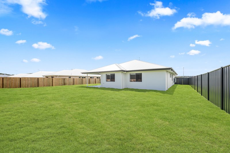 Photo - 19 South Spring Way, Nikenbah QLD 4655 - Image 22