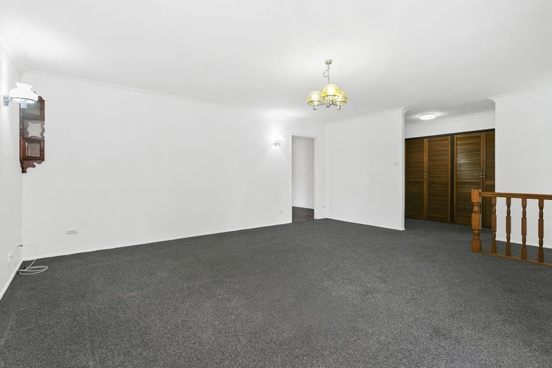 Photo - 19 Springwood Road, Underwood QLD 4119 - Image 4