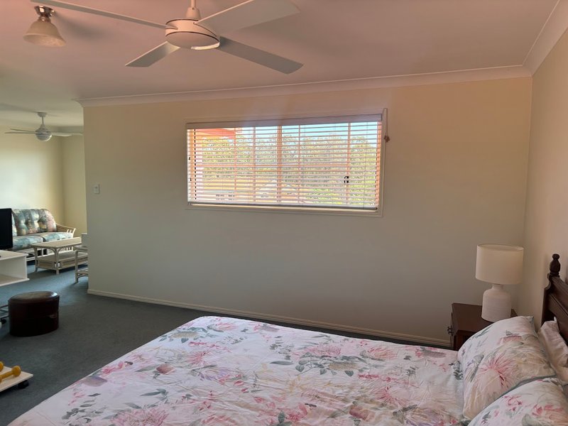 Photo - 19 Staffordshire Close, Wishart QLD 4122 - Image 9