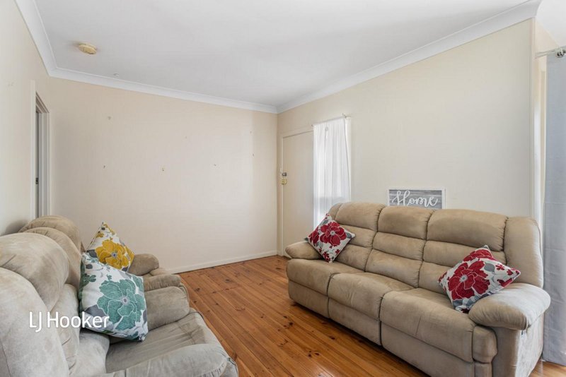 Photo - 19 Stapleton Street, Davoren Park SA 5113 - Image 7