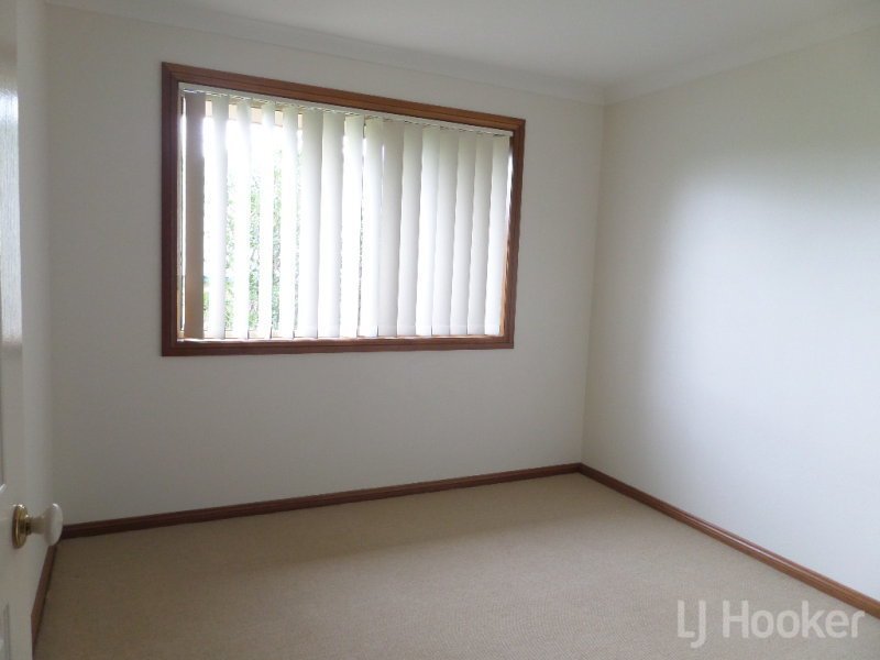 Photo - 19 Stonehaven Circuit, Queanbeyan NSW 2620 - Image 7