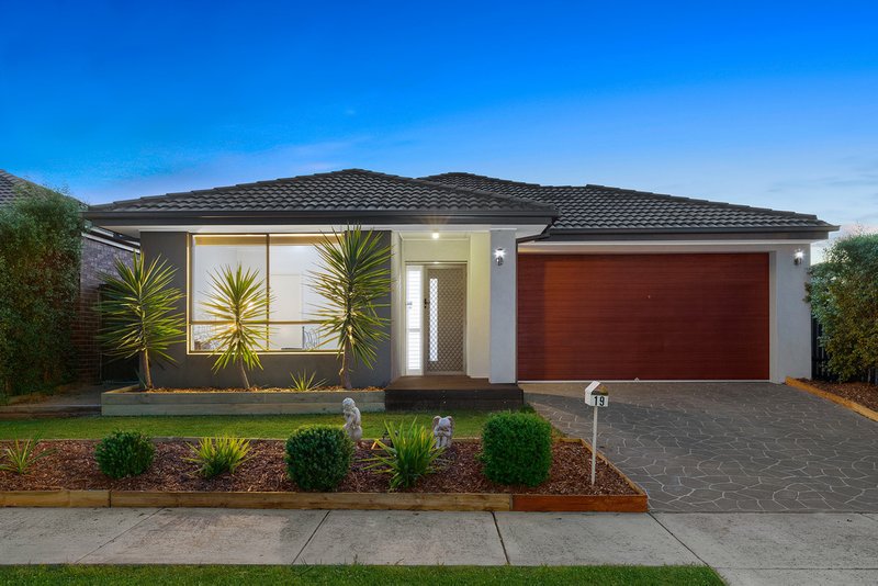 19 Strachan Rise, Mernda VIC 3754