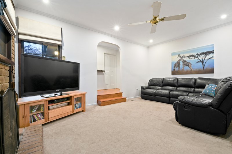 Photo - 19 Strathavan Drive, Berwick VIC 3806 - Image 3