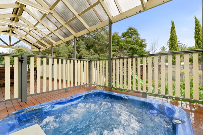 Photo - 19 Strathavan Drive, Berwick VIC 3806 - Image 13