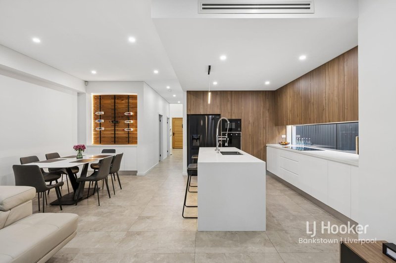 Photo - 19 Stretham Avenue, Picnic Point NSW 2213 - Image 6