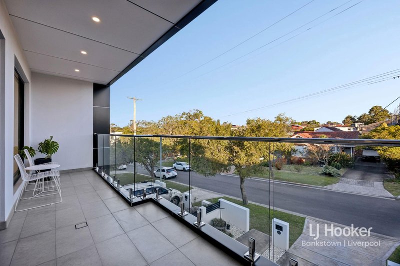 Photo - 19 Stretham Avenue, Picnic Point NSW 2213 - Image 14