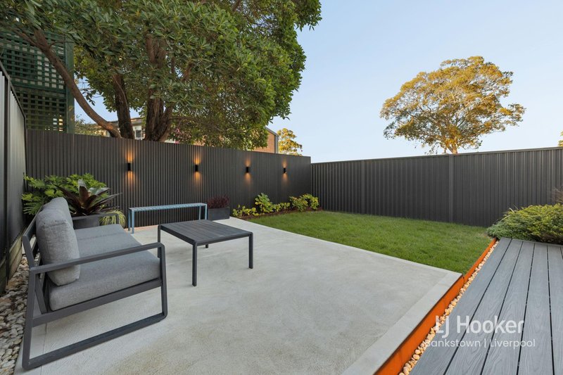 Photo - 19 Stretham Avenue, Picnic Point NSW 2213 - Image 24