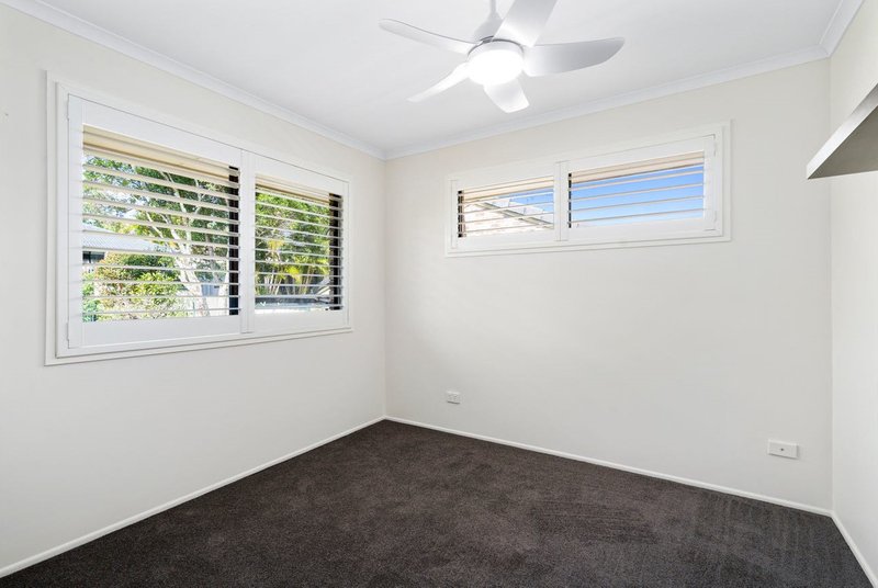 Photo - 19 Stretton Drive, Helensvale QLD 4212 - Image 10