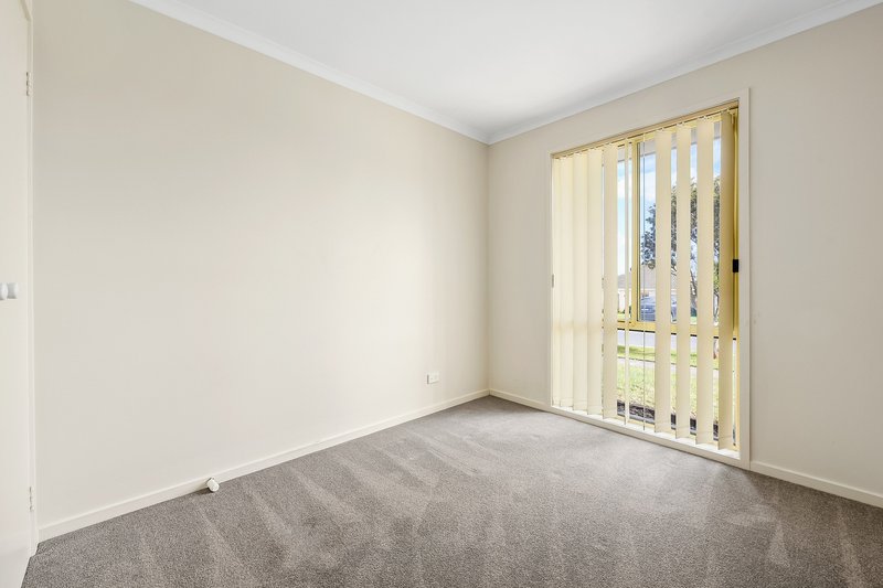 Photo - 19 Summit Court, Hampton Park VIC 3976 - Image 7