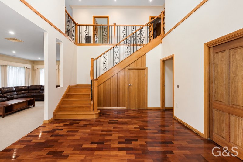 Photo - 19 Sumner Crescent, Point Cook VIC 3030 - Image 3
